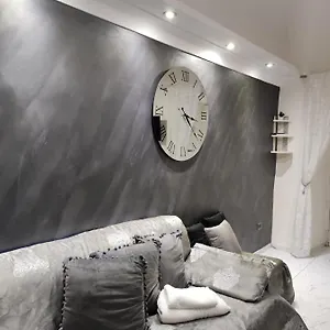 Apartment La Casa Di Titina, Naples